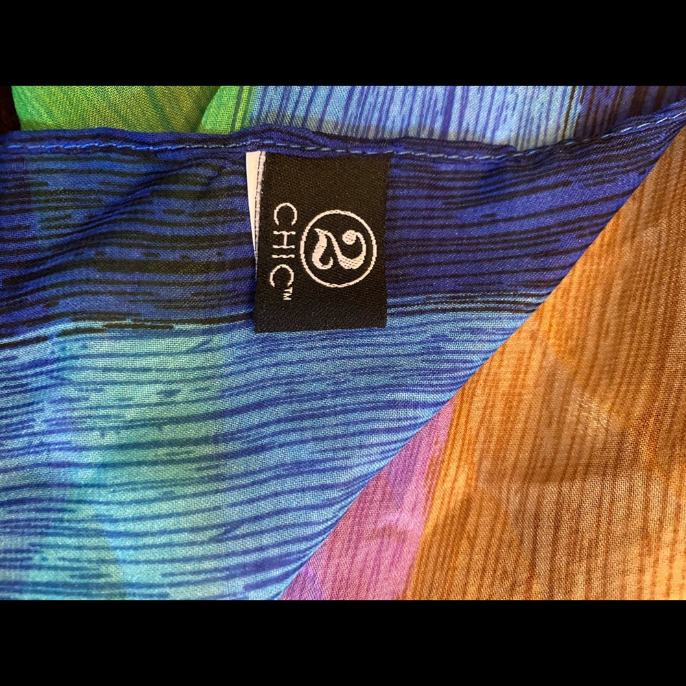 Light and flowy multicolor scarf